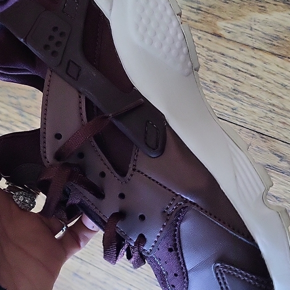 Nike Air Huarache Metallic Mahogany - 6.5 - Picture 7 of 9